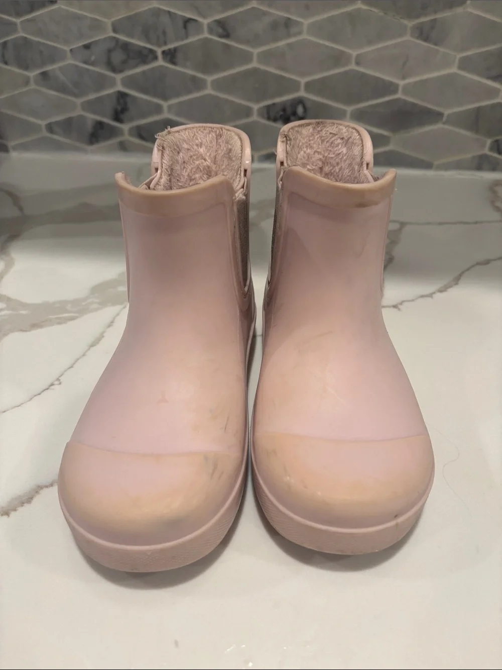 BEARPAW Kids' Chelsea Boots with Faux-Fur Lining – Waterproof Rubber Size 10